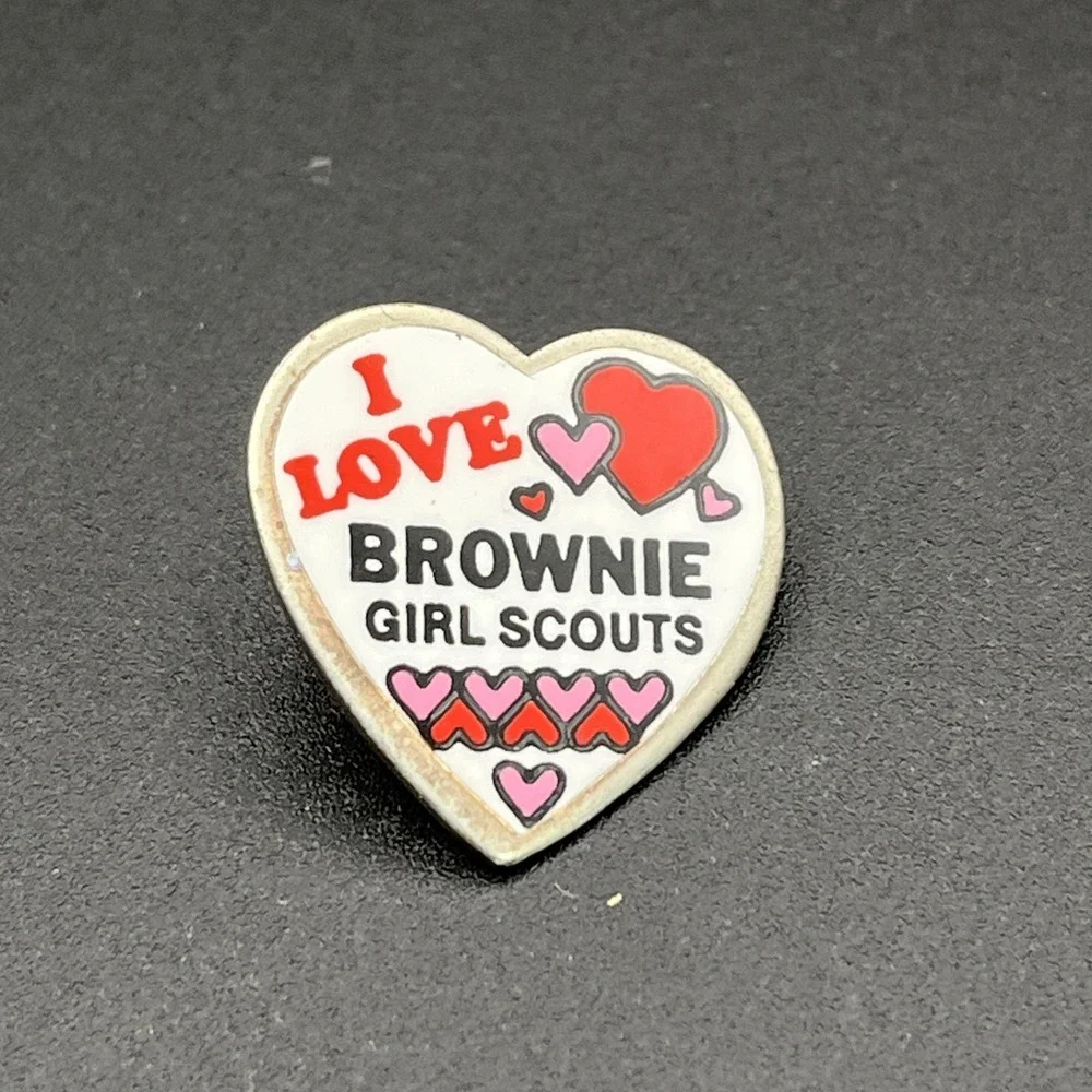 Vintage I Love Brownie Girl Scouts Heart Lapel Hat‎ Pin